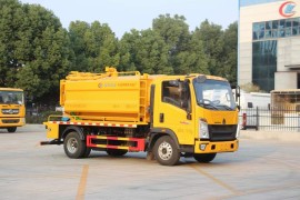 重汽豪沃清洗吸污车